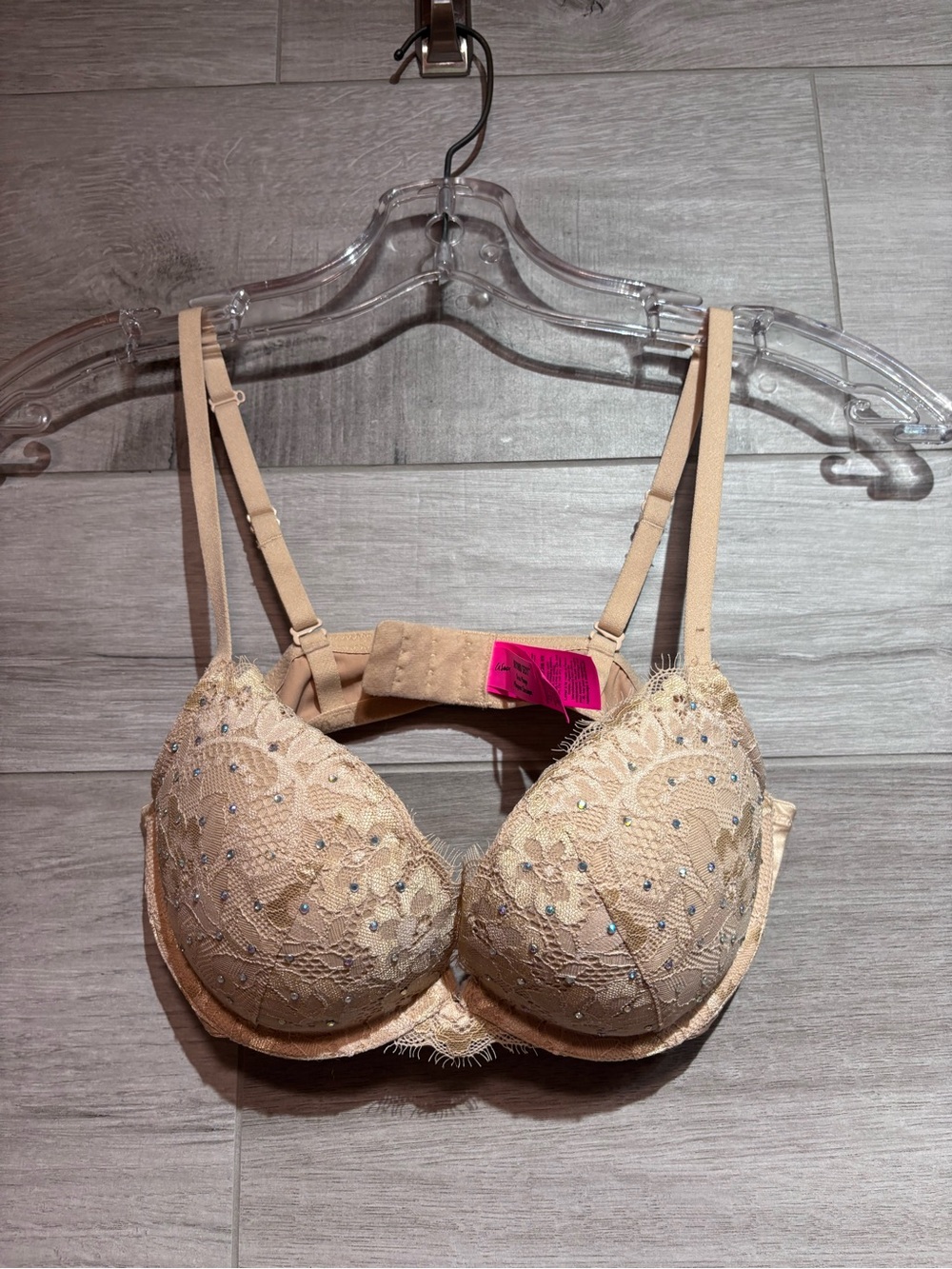 3/$30 La Senza Beyond Sexy Classic Plunge Bra 32C - beige with rhinestones